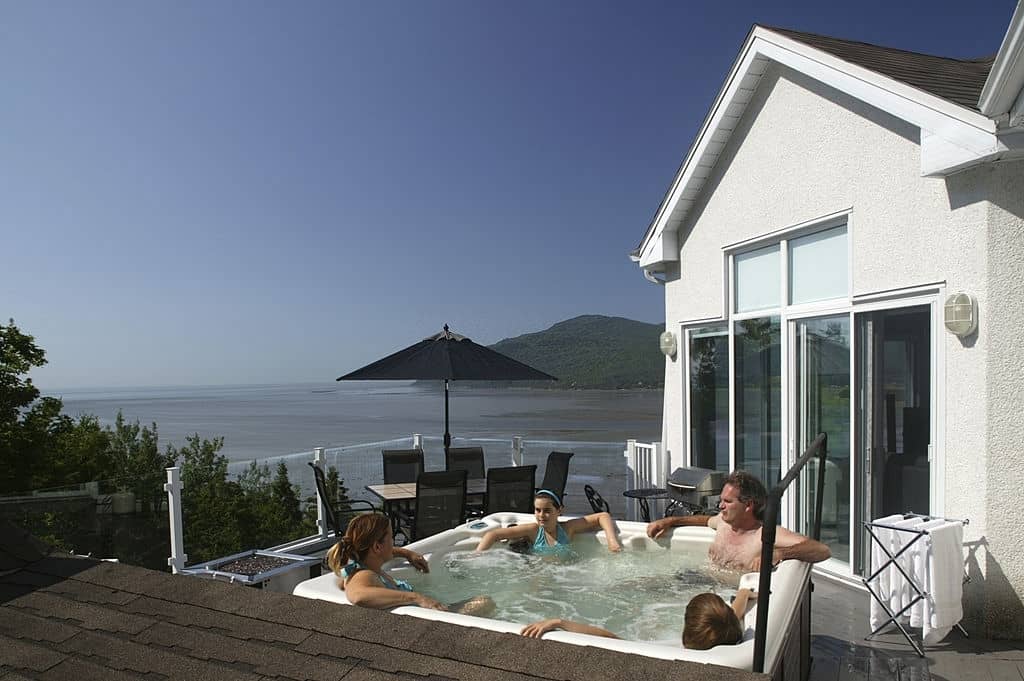 holiday cottage hot tub